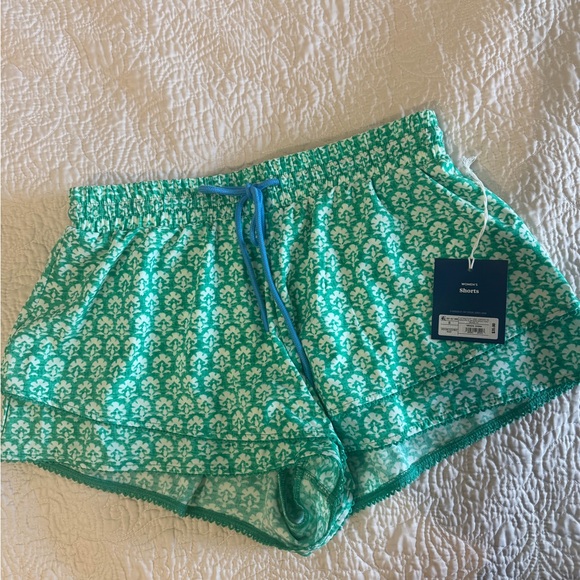 Roller Rabbit x Target shorts - Picture 2 of 3